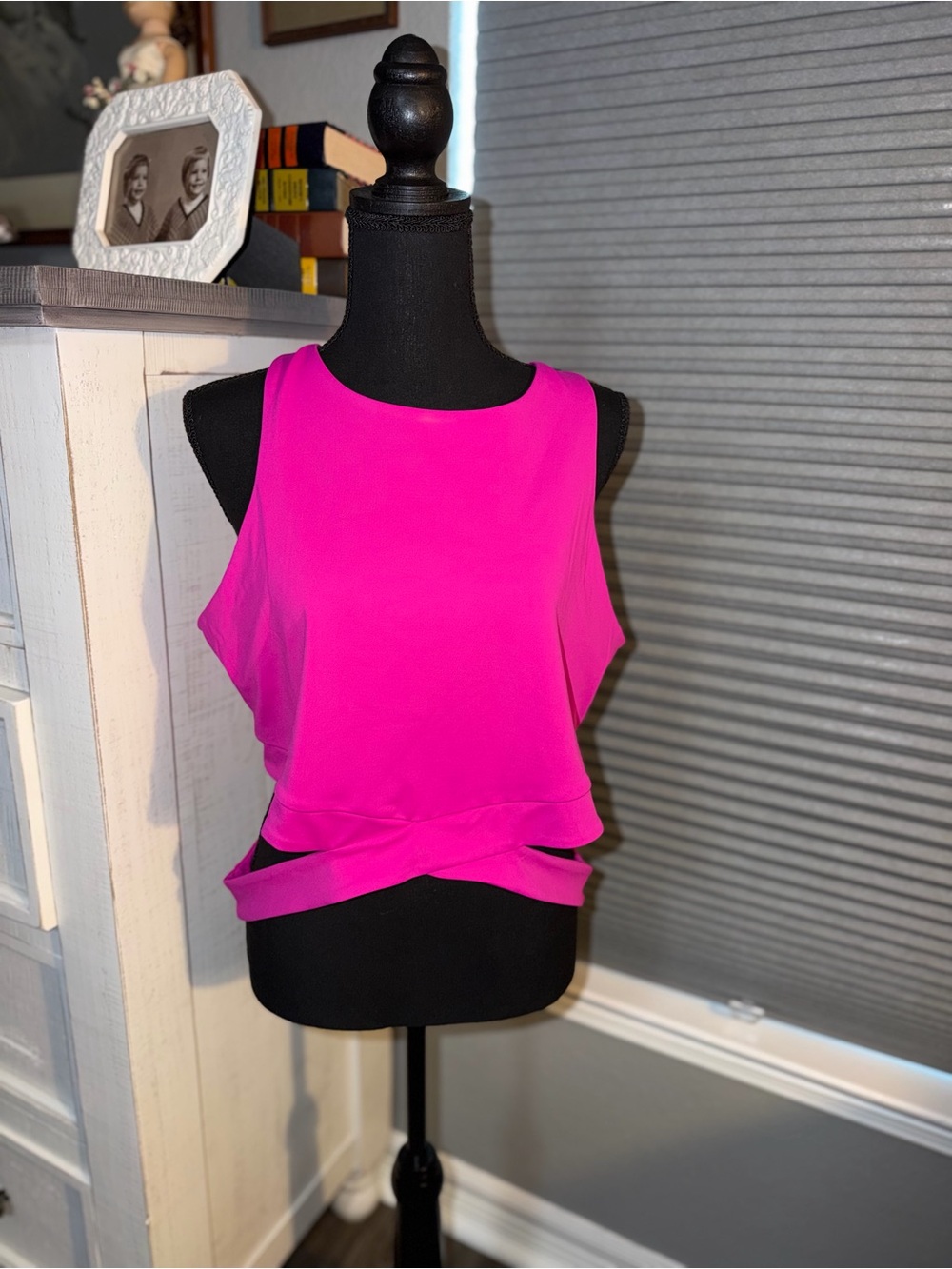 🎊Express Women’s Sleeveless Twist-Hem Tank - Bright Fuchsia